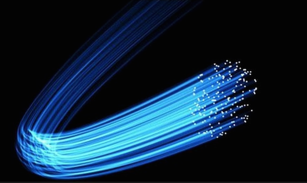 La fibre optique permet à certains opérateurs de recruter plus que pour la téléphonie mobile